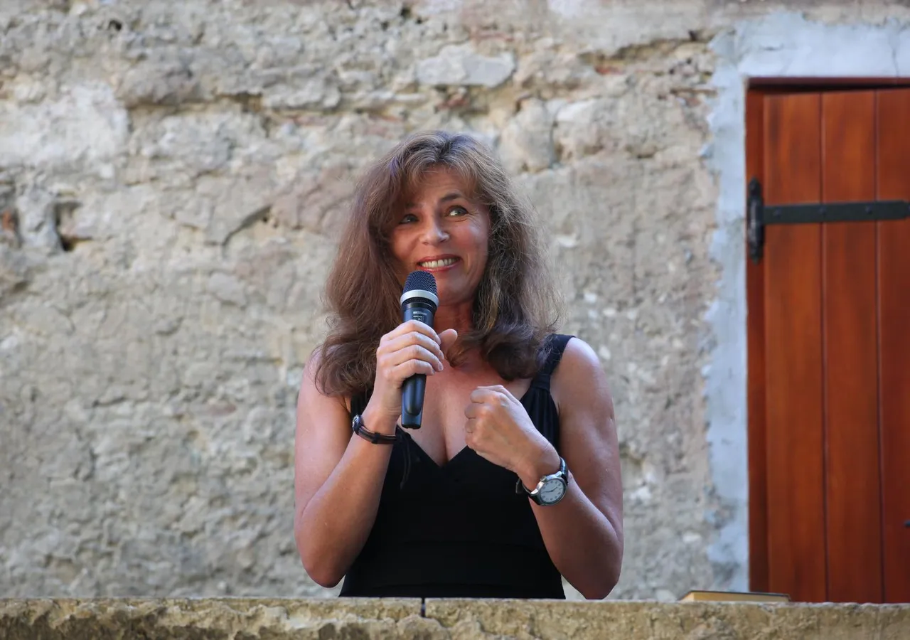 Mira Furlan