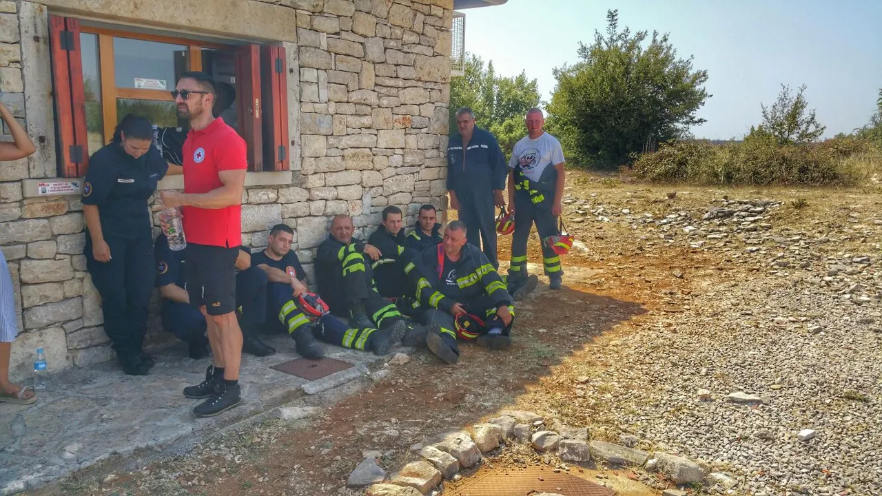 Vatrogasci čekaju Plenkovića