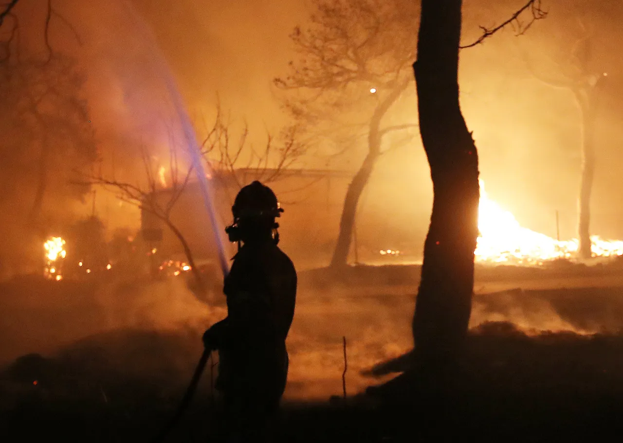 Više od 20 osoba poginulo u šumskim požarima u blizini Atene