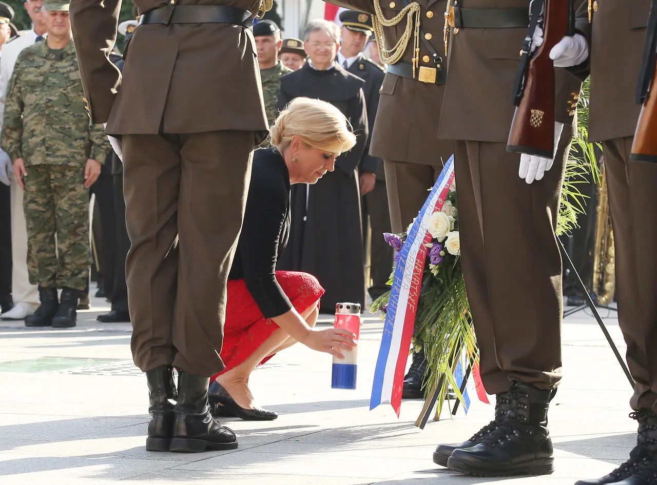 Državni vrh položio vijence, Knin