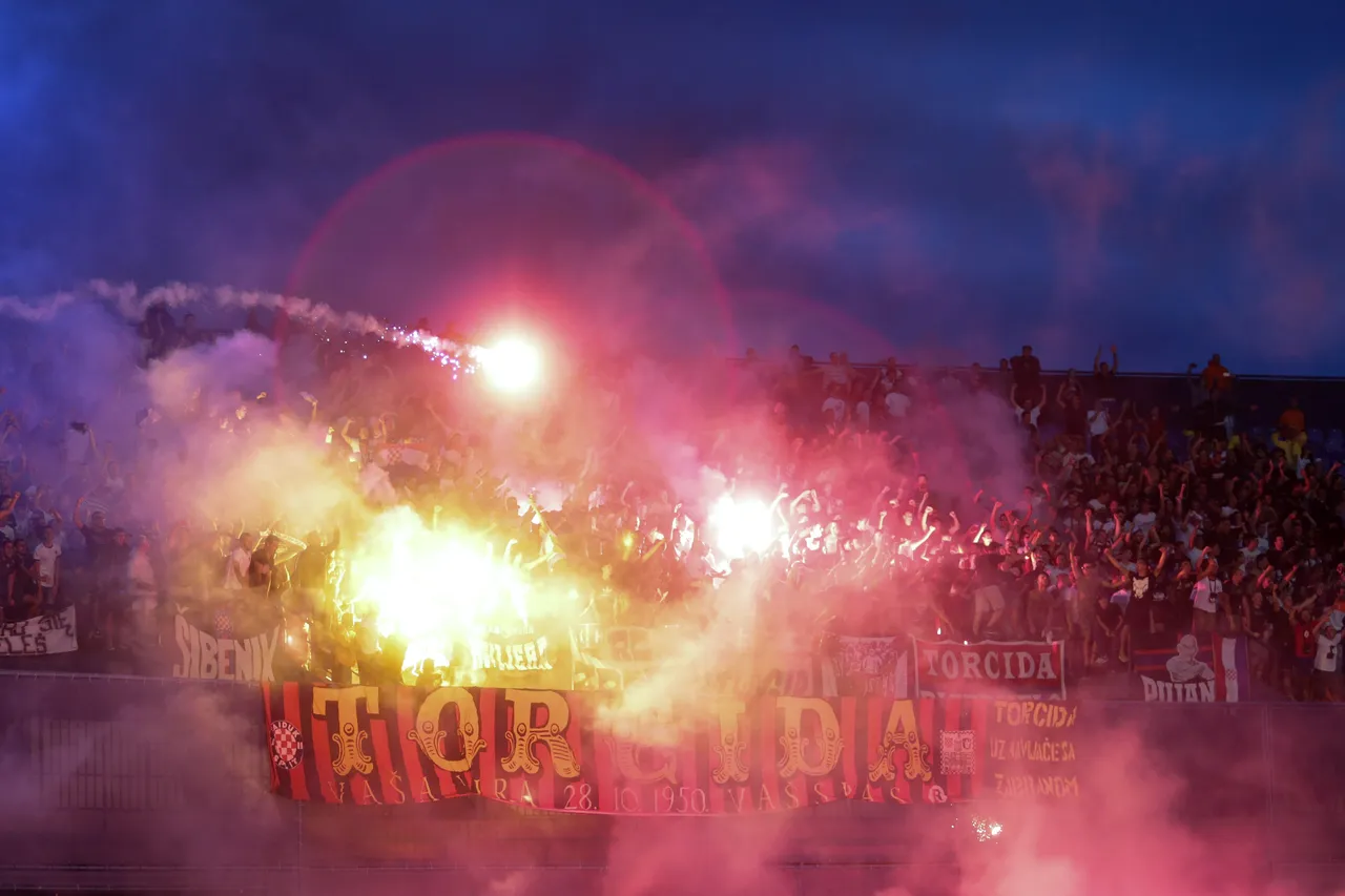 Boysi i Torcida zapalili stadion: pogledajte kako su maksimirske tribine izgledale uoči velikog derbija