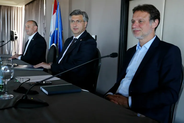 Zagreb: Sjednica Predsjedništva i Nacionalnog vijeća HDZ-a nakon izborne pobjede