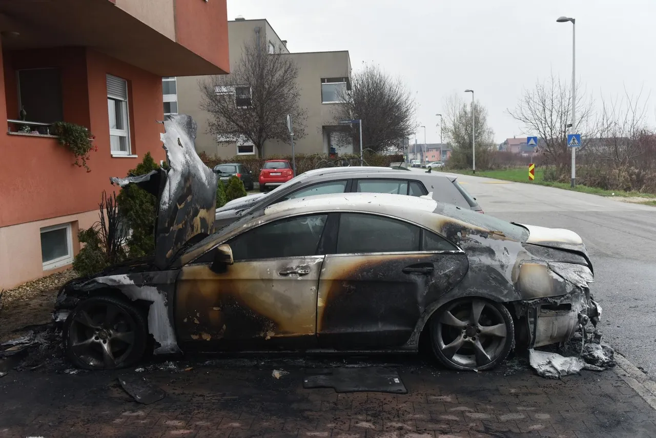 Izgorjeli automobili na parkiralištu u Novom Zagrebu
