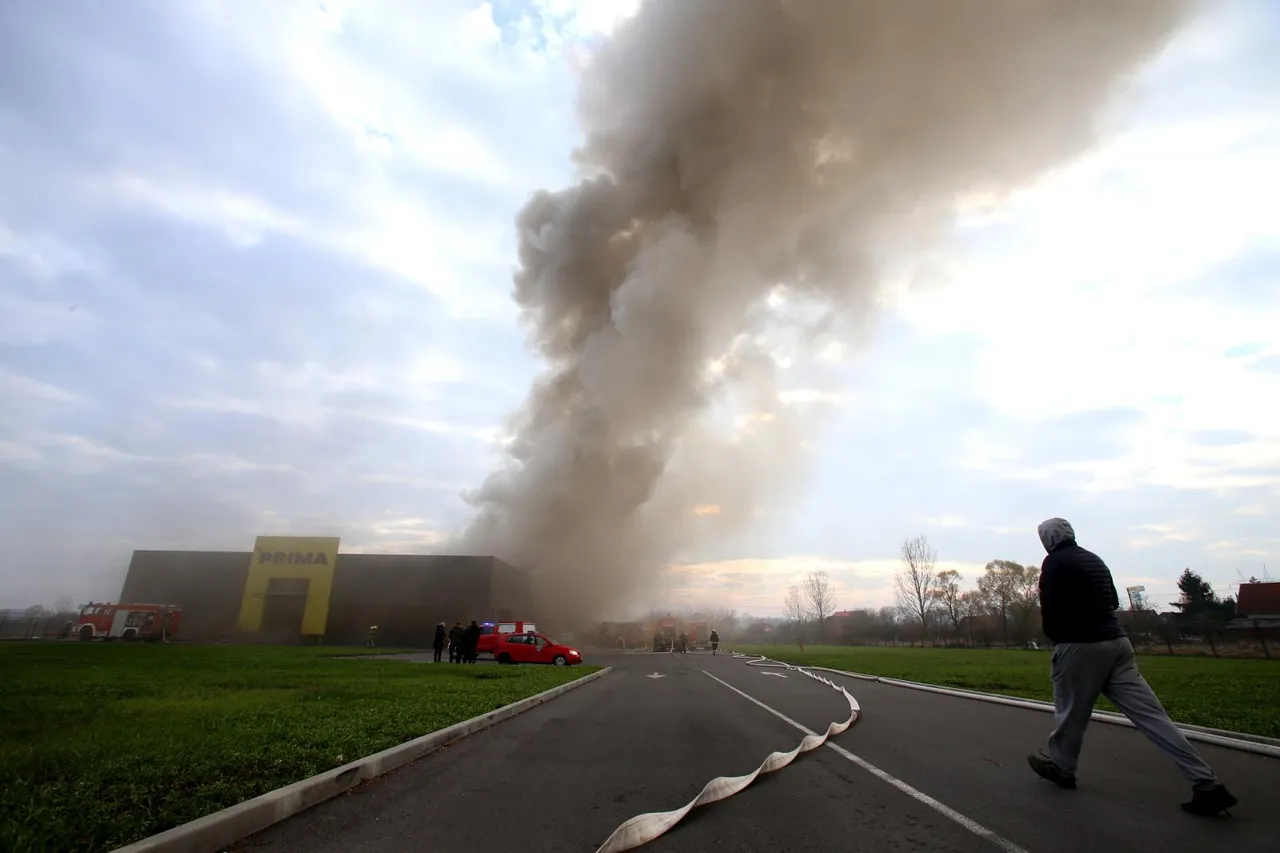 Gori prodajni centar 'Prima' u Zagrebu: Požar gasi 30-ak vatrogasaca