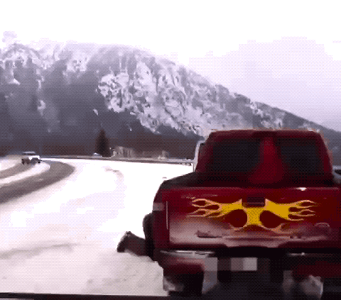 Bad-drivers-02_04_20-GIF-20-almost_hit_snow-Awesome