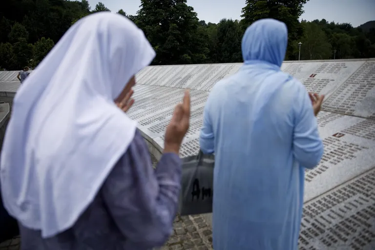 U BiH ispraćeni posmrtni ostaci 19 žrtava genocida u Srebrenici