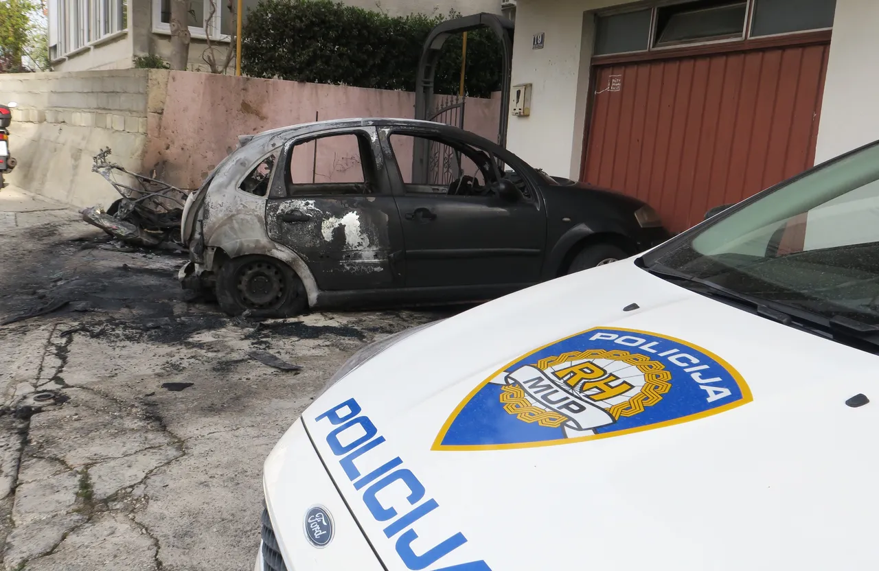 Podstrana: tijekom noći vatra progutala automobil i motocikl