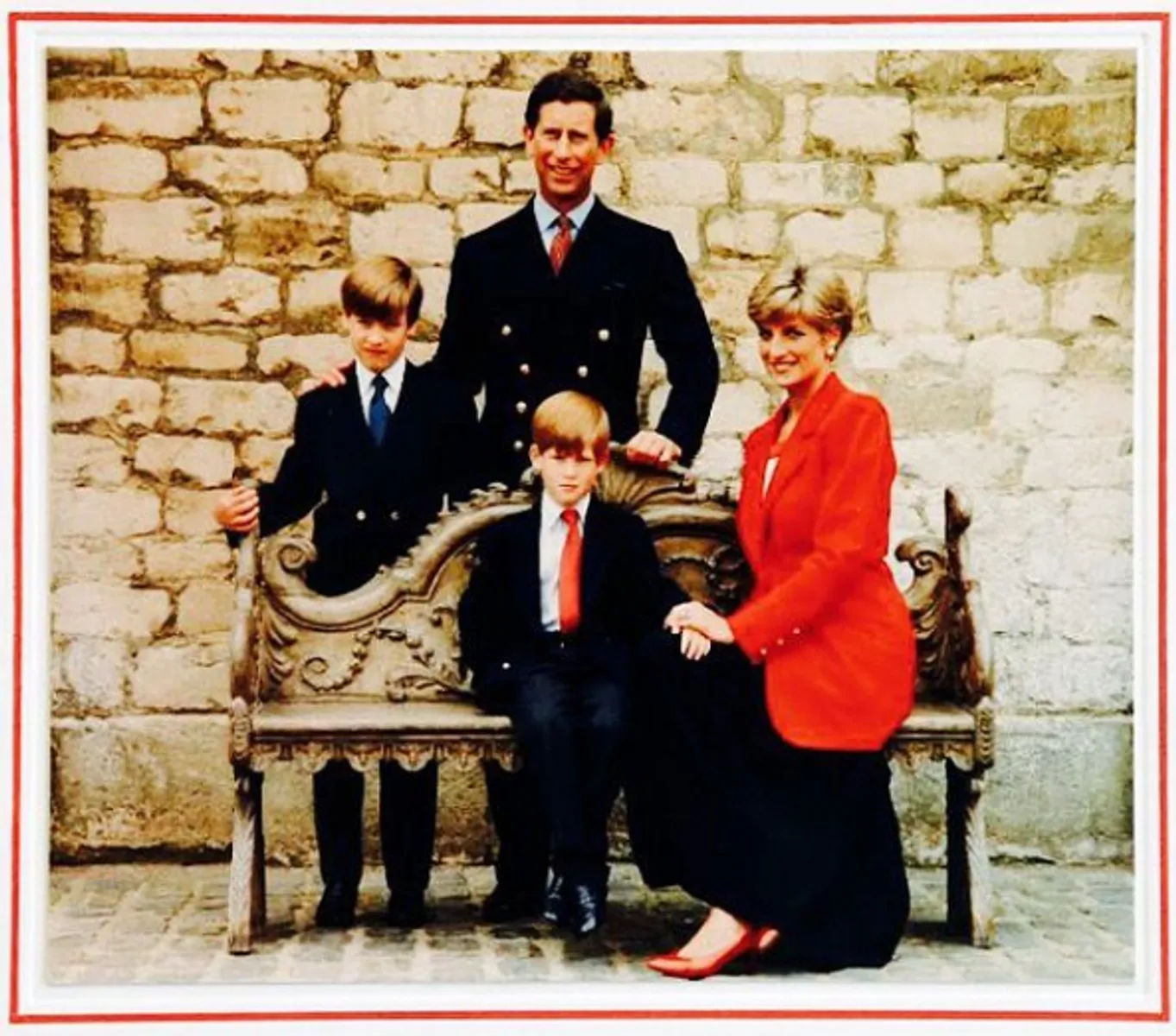 Princ Charles, princeza Diana i prinčevi Harry i William na čestitci iz 1991. 