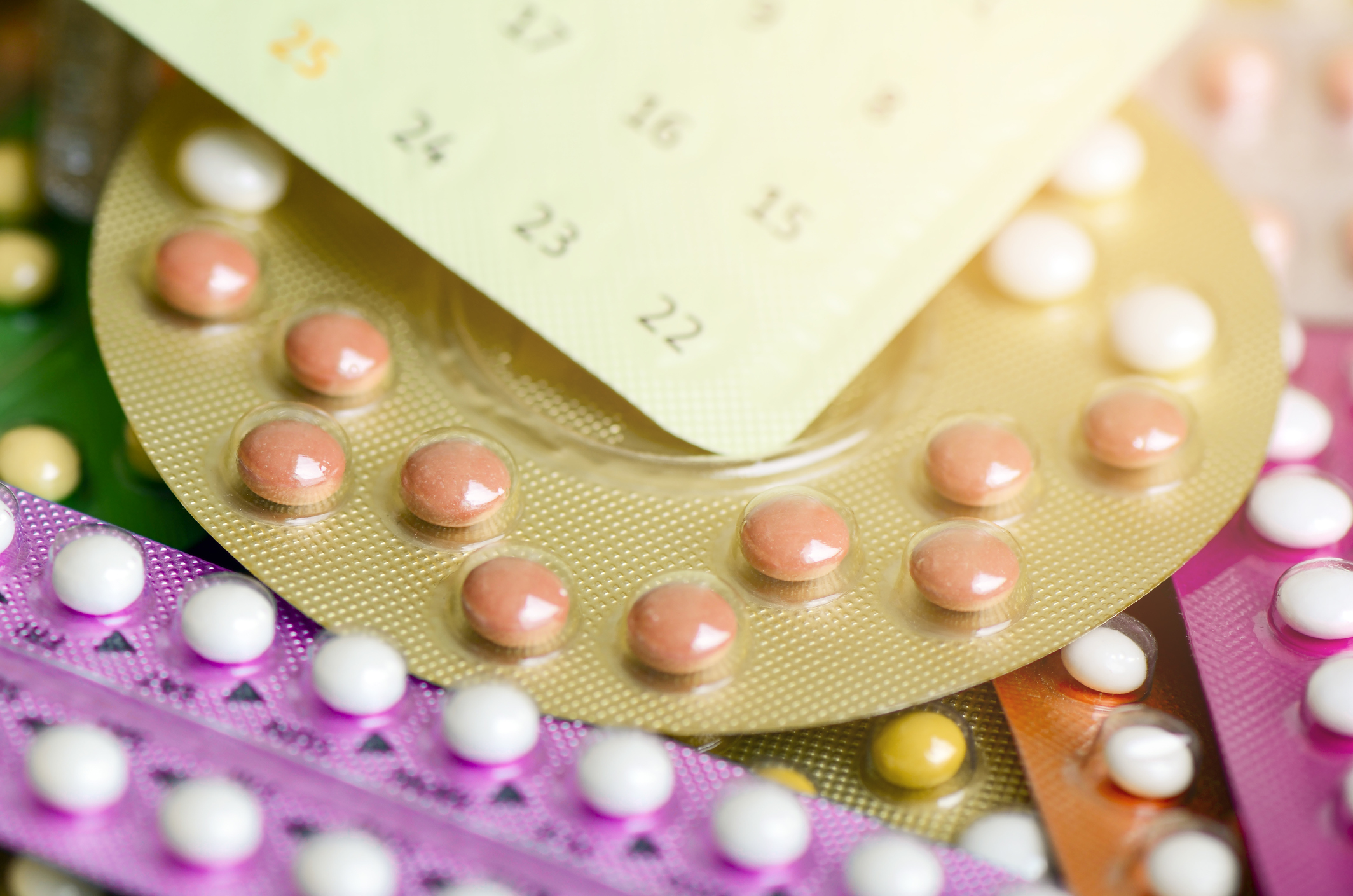 Противозачаточные таблетки без врача. Контрацептивы. Гормональные контрацептивы. Гормональная контрацепция. Противозачаточные таблетки.