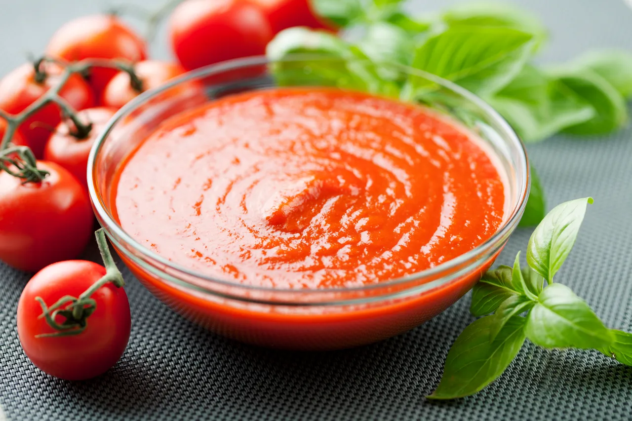 1. Konzervirani umak od rajčice - Skriveni izvor šećera, a nikada vam nebi palo na pamet da može voditi do povećanja rizika od pretilosti, dijabetesa, srčanih bolesti i karijesa