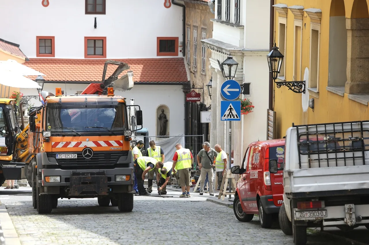 Šetnja Gornjim gradom? Ništa od toga, Bandić 'dela', zatvorena su Kamenita vrata