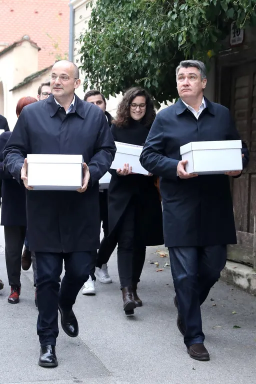 Milanović predao 78.000 potpisa pa 'bocnuo' predsjednicu: 'Kampanja joj je običan seoski trash'