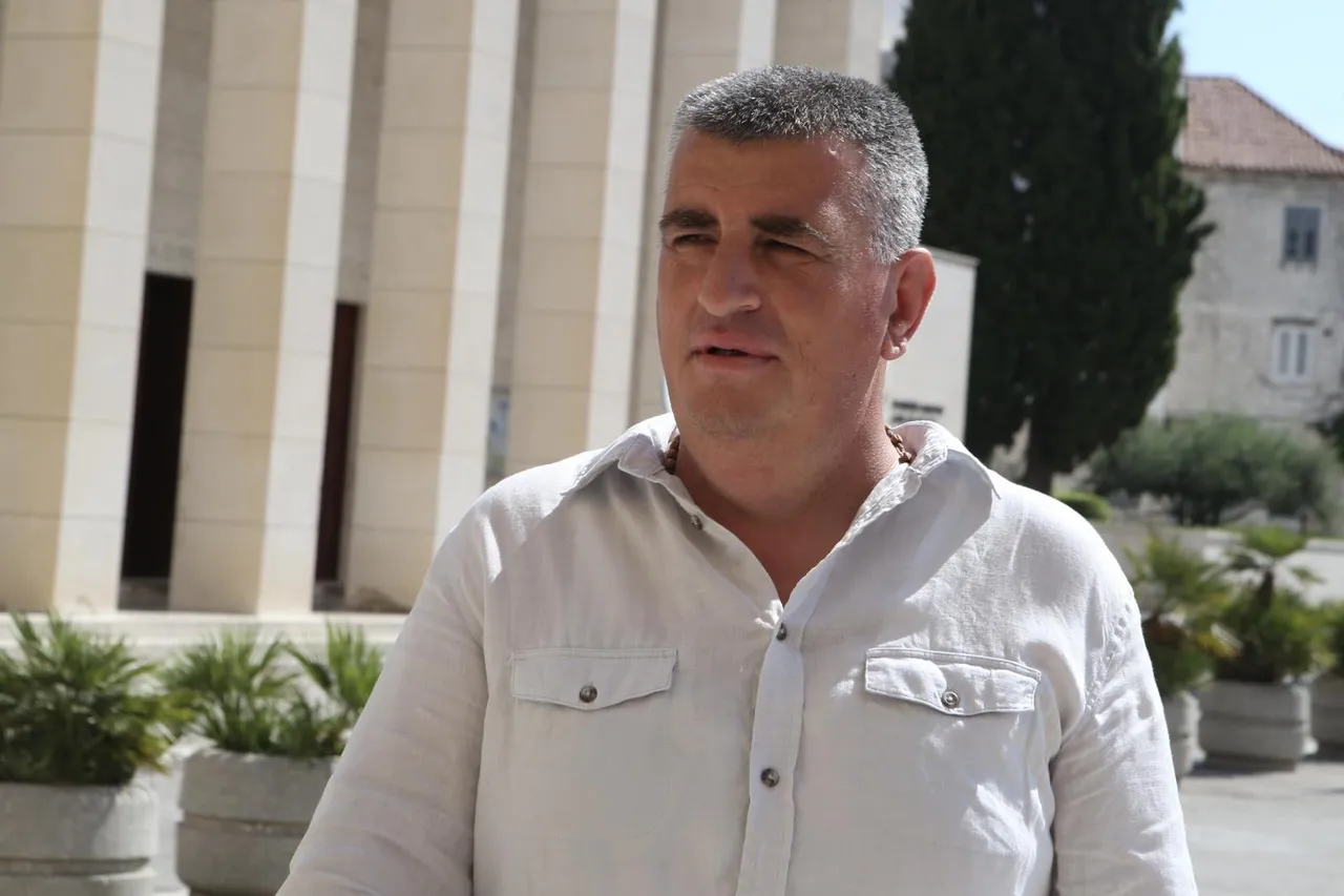 Emotivni prizori iz Splita: Mnogi Oliverovi prijatelji i osobe iz javnog života na komemoraciji
