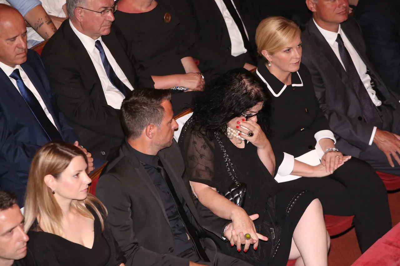 Vesna Dragojević, Kolinda Grabar-Kitarović
