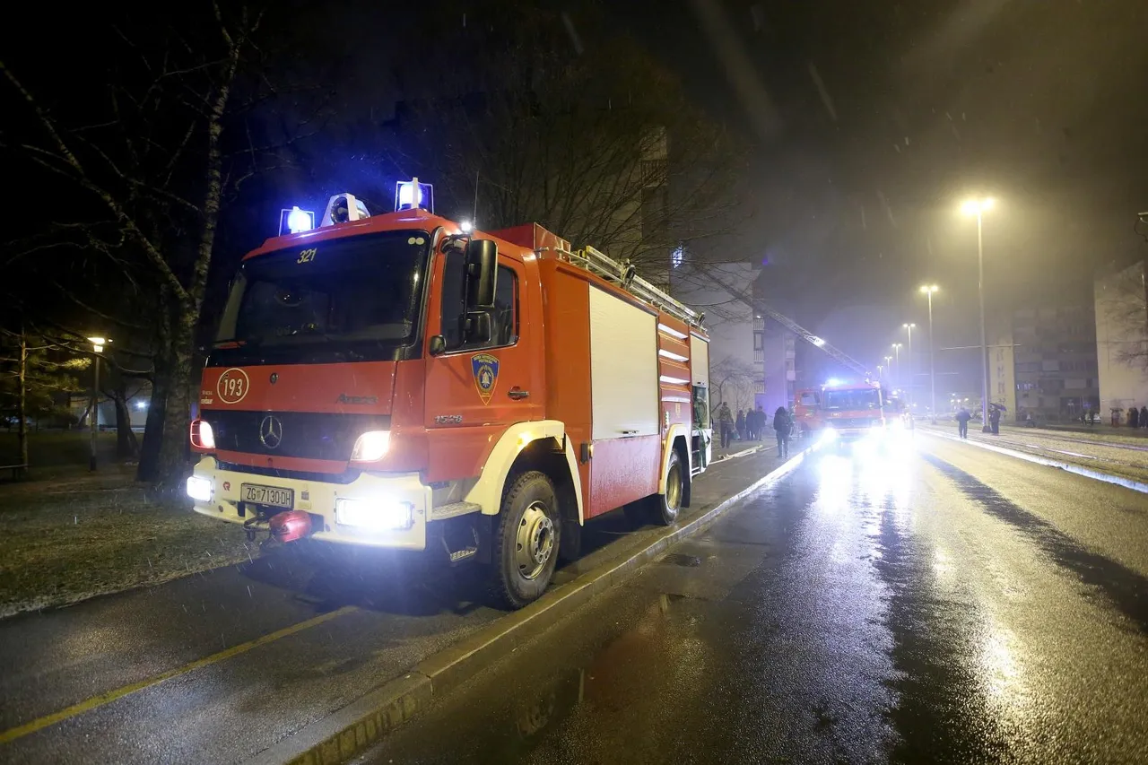 Vatrogasci ugasili požar u stambenoj zgradi u Ulici Ivana Matetića Ronjgova 18 u Zagrebu