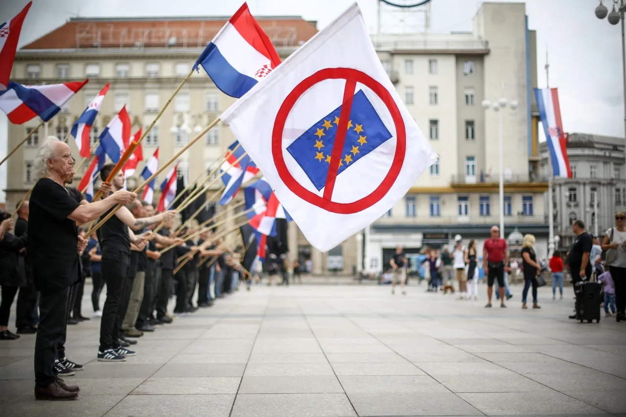 Desničari marširali centrom Zagreba uz budno oko policije i s porukom: 'Oslobodimo Hrvatsku'