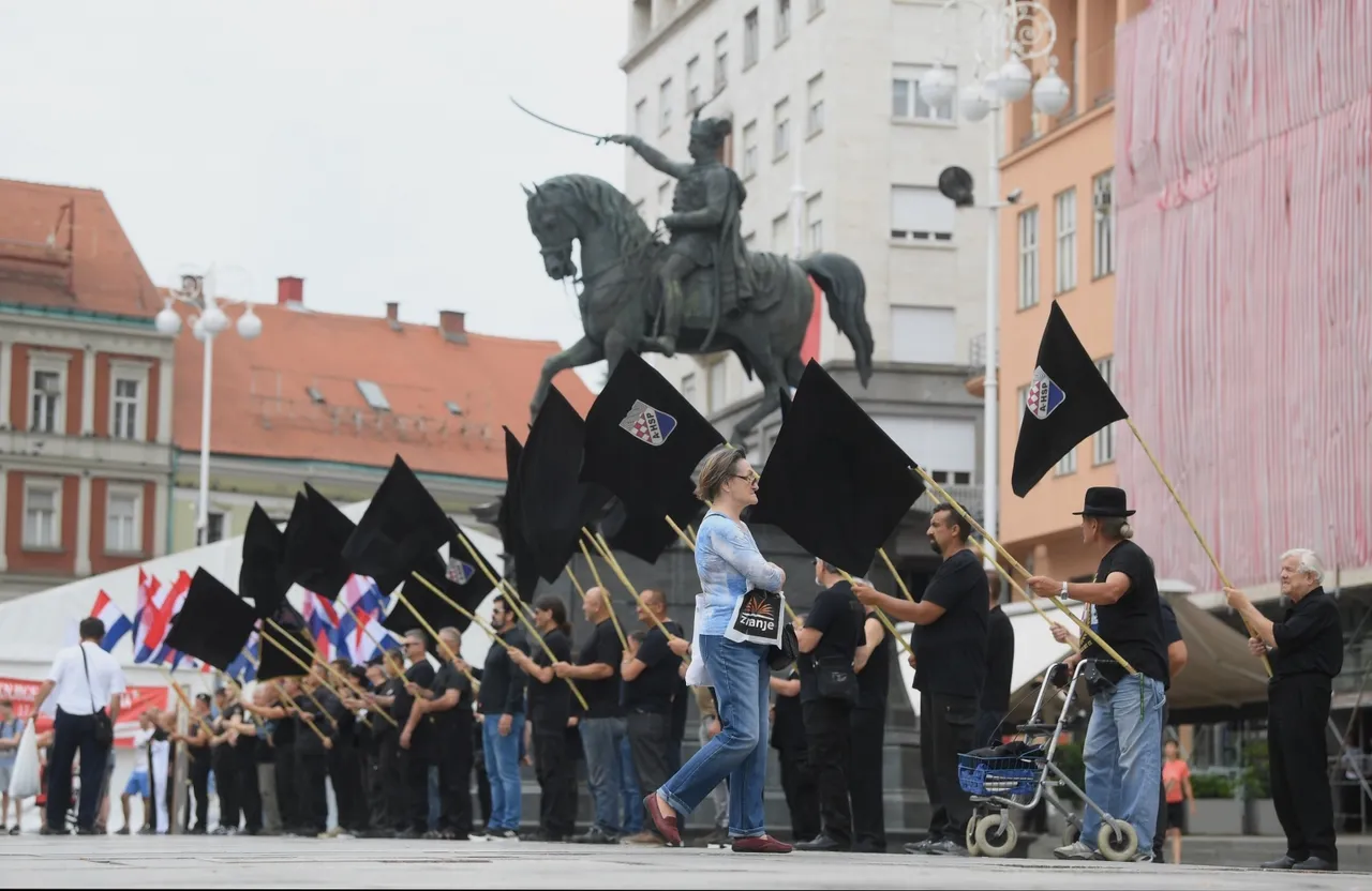 Desničari marširali centrom Zagreba uz budno oko policije i s porukom: 'Oslobodimo Hrvatsku'