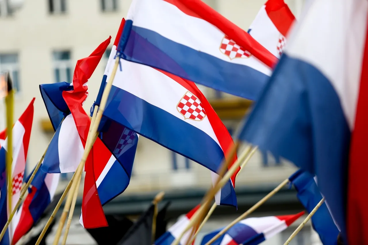 Desničari marširali centrom Zagreba uz budno oko policije i s porukom: 'Oslobodimo Hrvatsku'