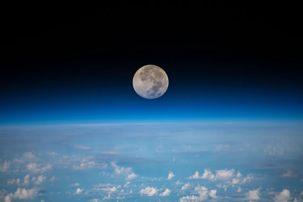 Mjesec s ISS-a