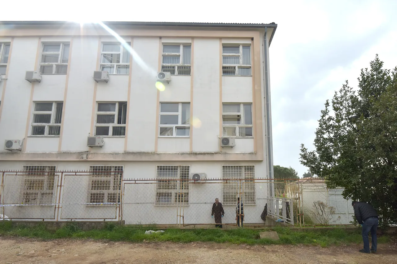 Zadar: u dvorište PU zadarske noćas bačena ručna bomba