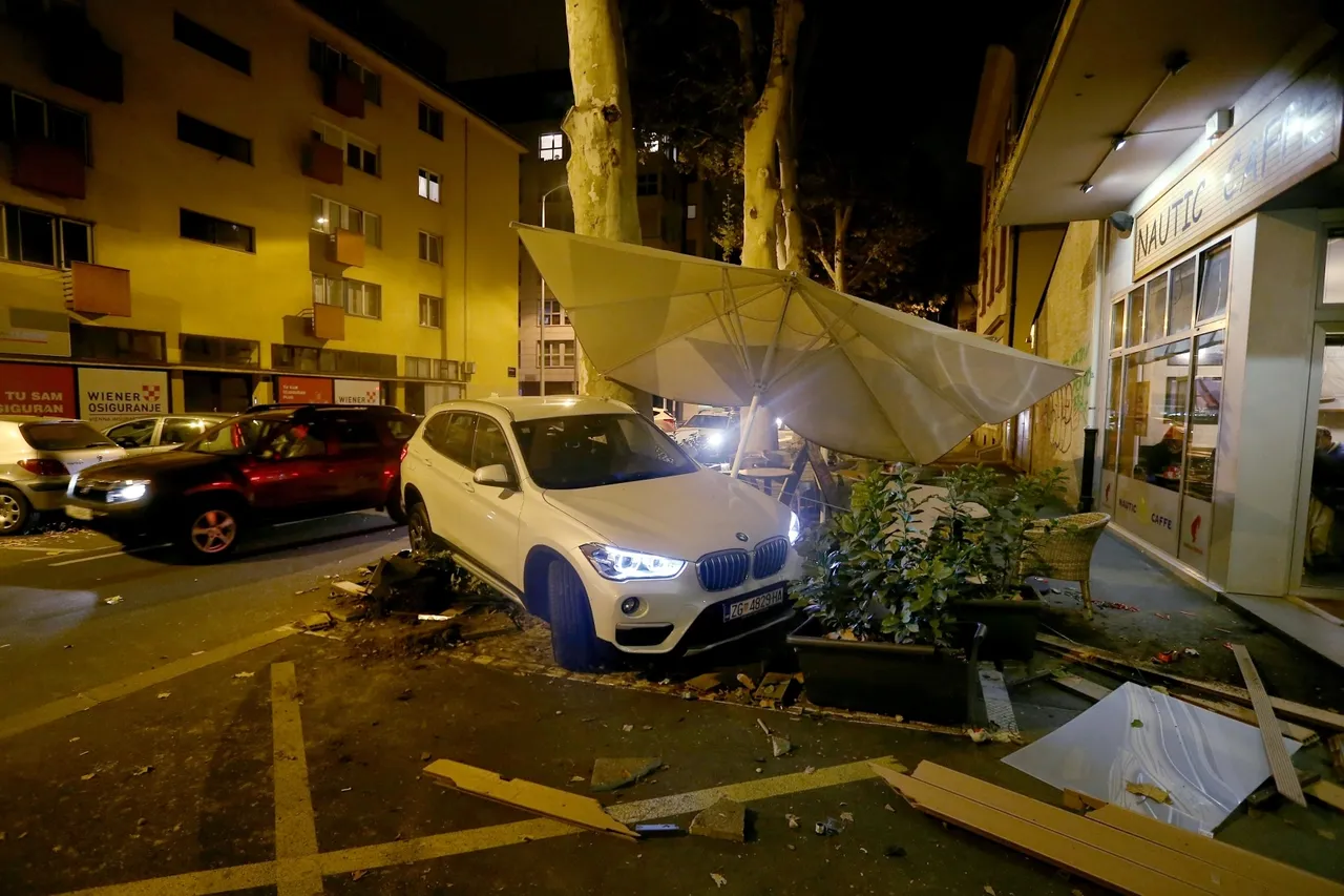 Zagreb: Automobil se zaletio u terasu Nautic caffea u Ulici Grada Mainza