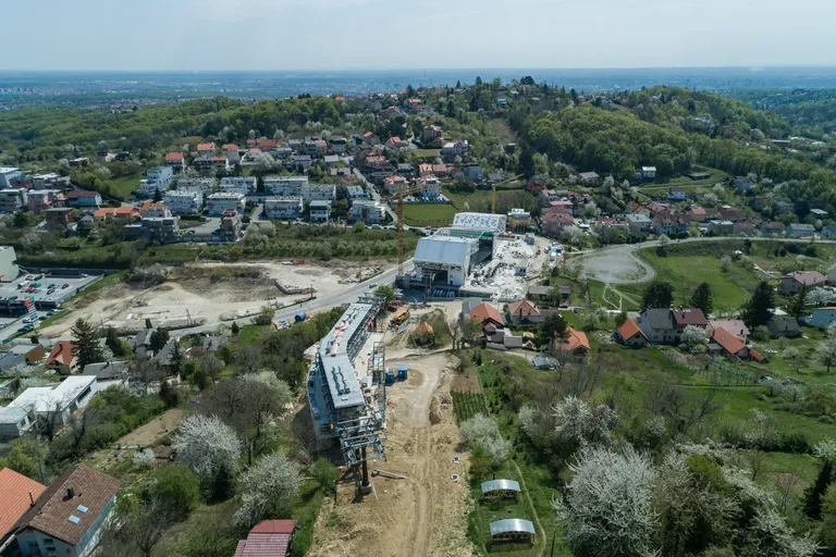 Pogled iz zraka na gradilište sljemenske žičare: Hoće li biti 'na vrijeme' gotova?
