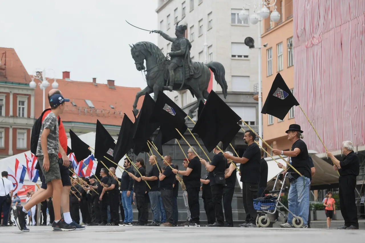 Desničari marširali centrom Zagreba uz budno oko policije i s porukom: 'Oslobodimo Hrvatsku'