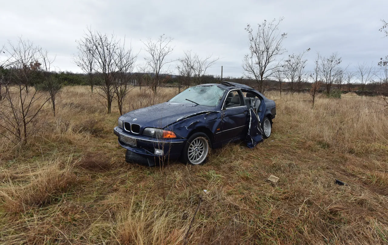 BMW-om sletjeli s ceste kod Drniša, preminuo 19-godišnji mladić