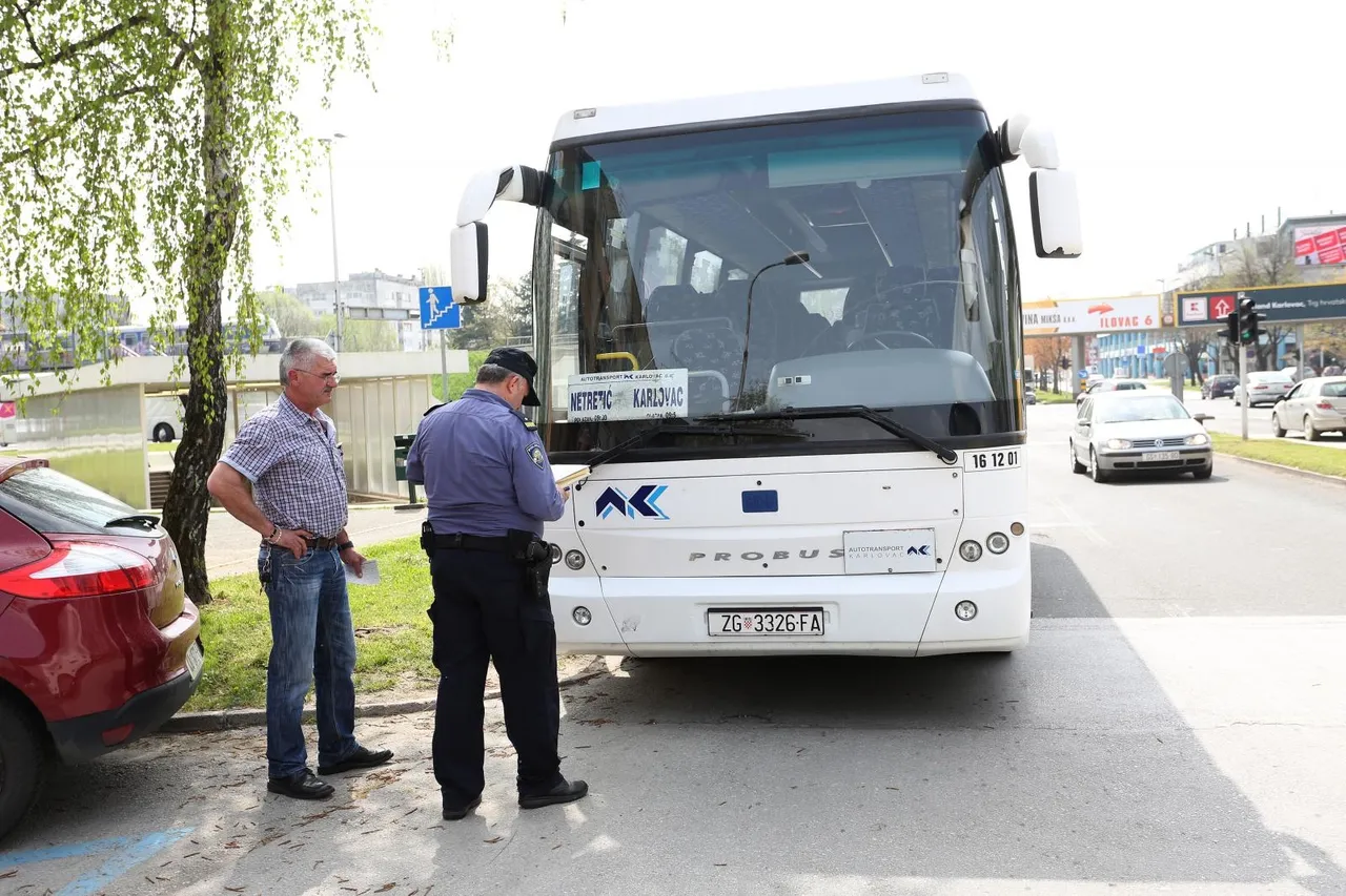 Nesreća u Karlovcu: autobus naletio na biciklistkinju