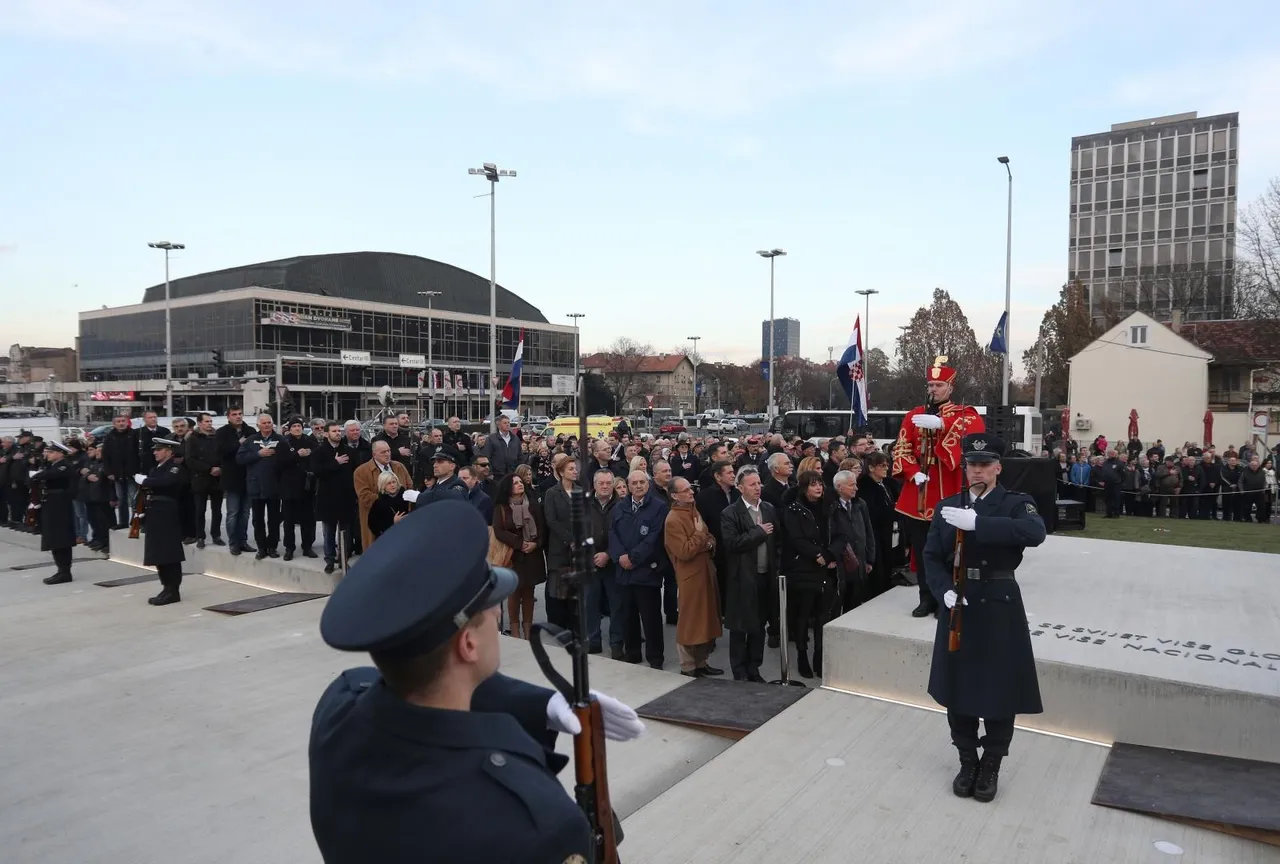 Svečano otkrivanje spomenika Franji Tuđmanu