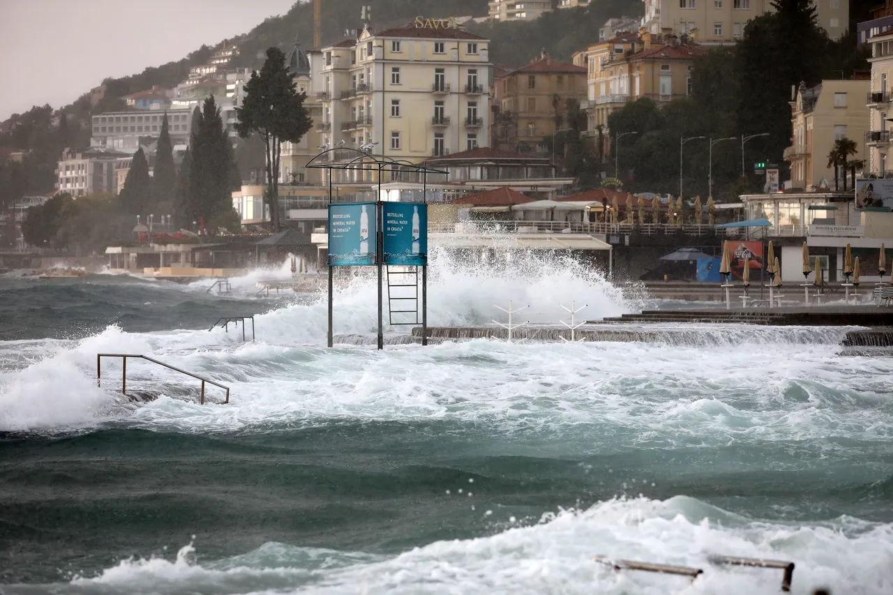Jugo, Opatija