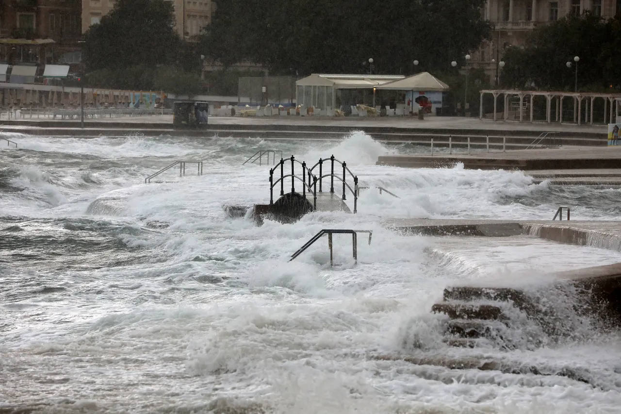 Jugo, Opatija
