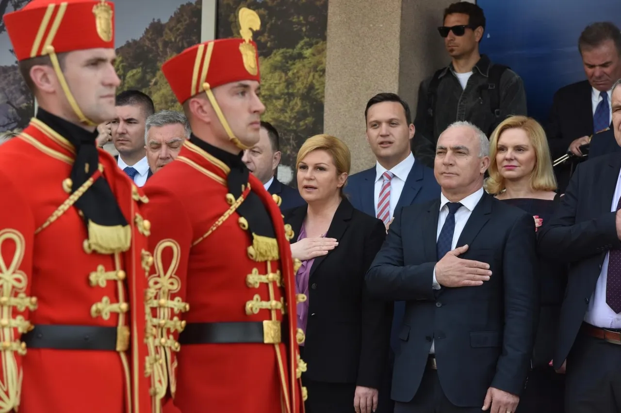 Kolinda opet premjestila ured, ovaj put u Šibenik: pogledajte kako su je dočekali
