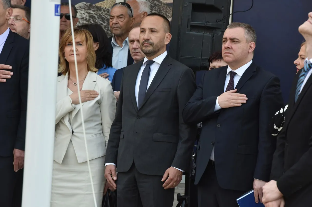 Kolinda opet premjestila ured, ovaj put u Šibenik: pogledajte kako su je dočekali
