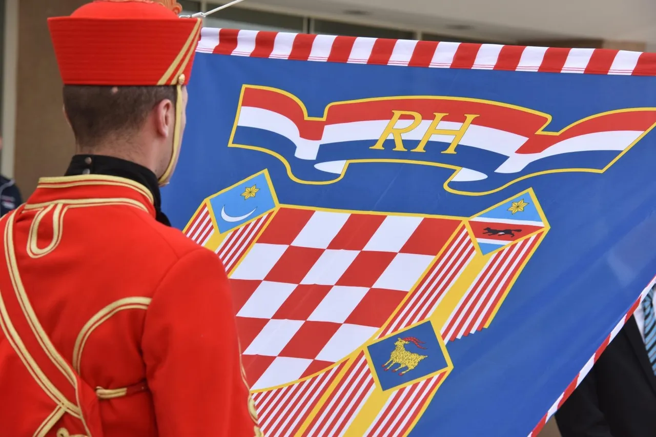 Kolinda opet premjestila ured, ovaj put u Šibenik: pogledajte kako su je dočekali