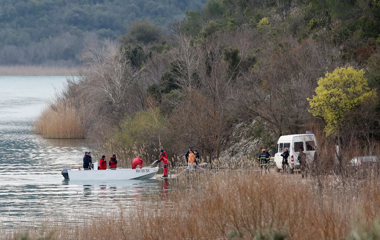 Rano jutros nastavljena potraga za nestalim mladićem na Visovačkom jezeru: u akciji ronioci, policija, GSS, vatrogasci…