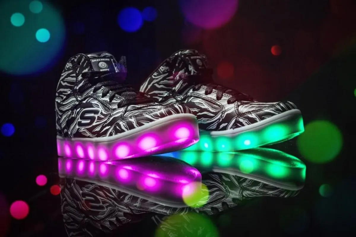Shoebedo predstavlja Skechers Swipe Lights!