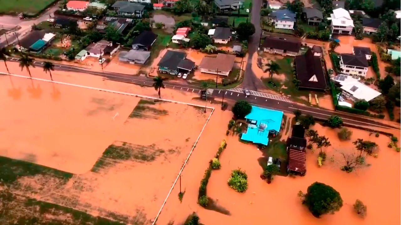 Potresni prizori nakon razorne kiše na Havajima: na stotine ljudi evakuirano