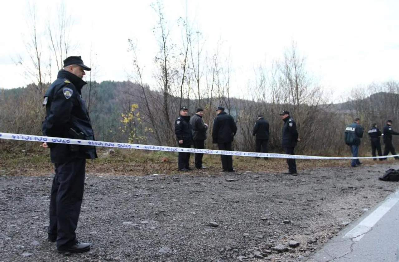 Policija je u utorak navečer na državnoj cesti kraj Josipdola pronašla ljudske kosti.