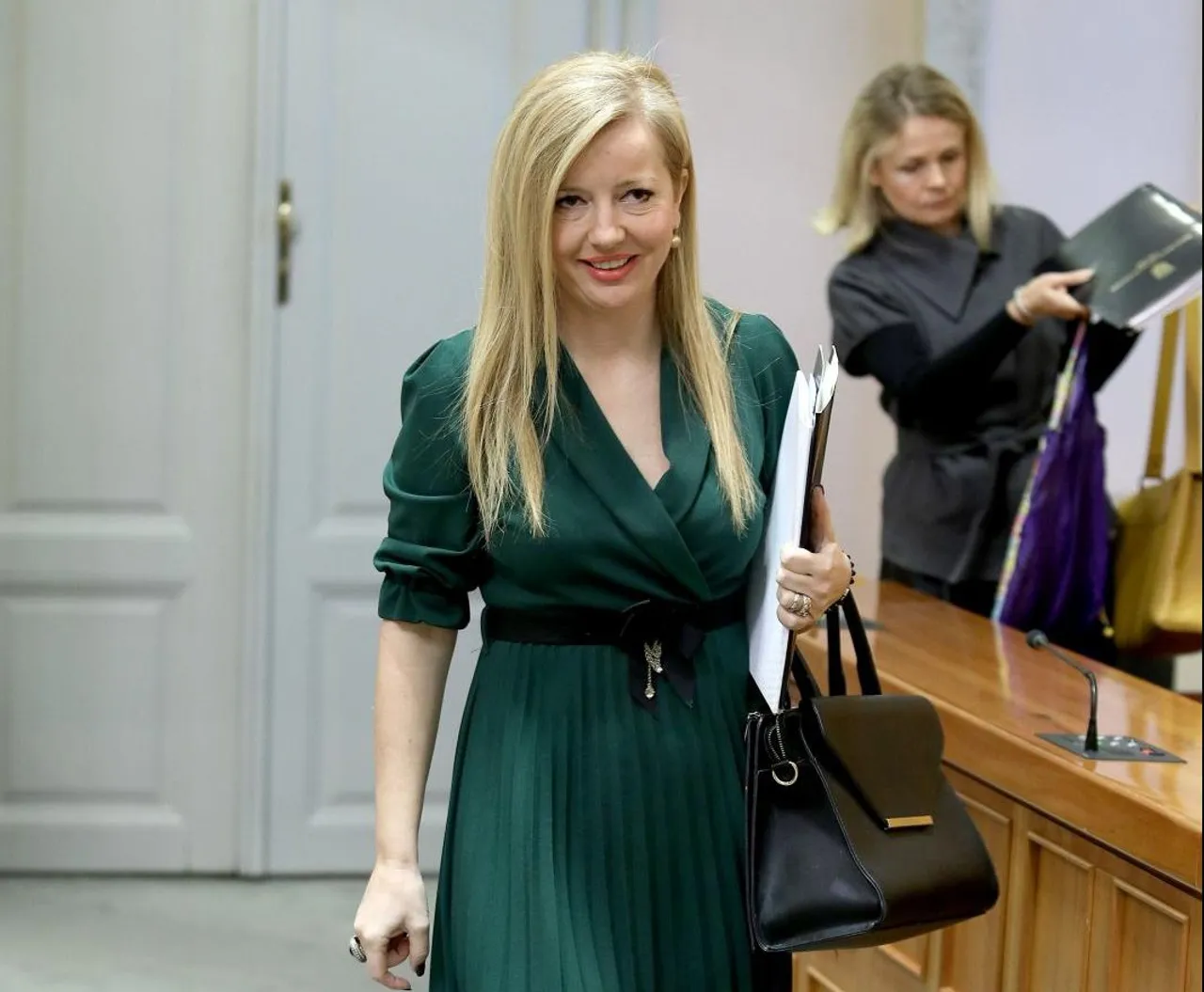 Margareta Mađerić za današnju sjednicu Sabora odabrala zelenu haljinu