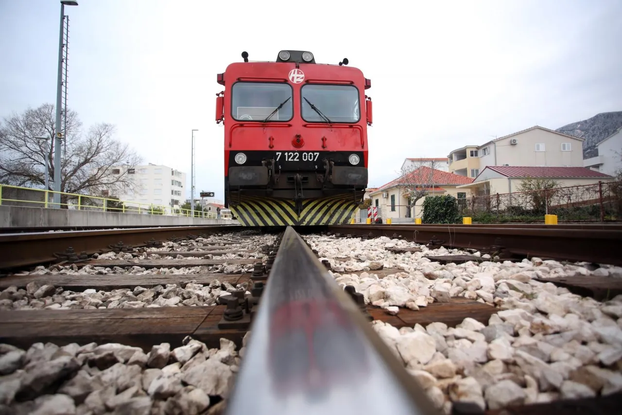 Vlak izletio iz tračnica u Kaštel Sućurcu