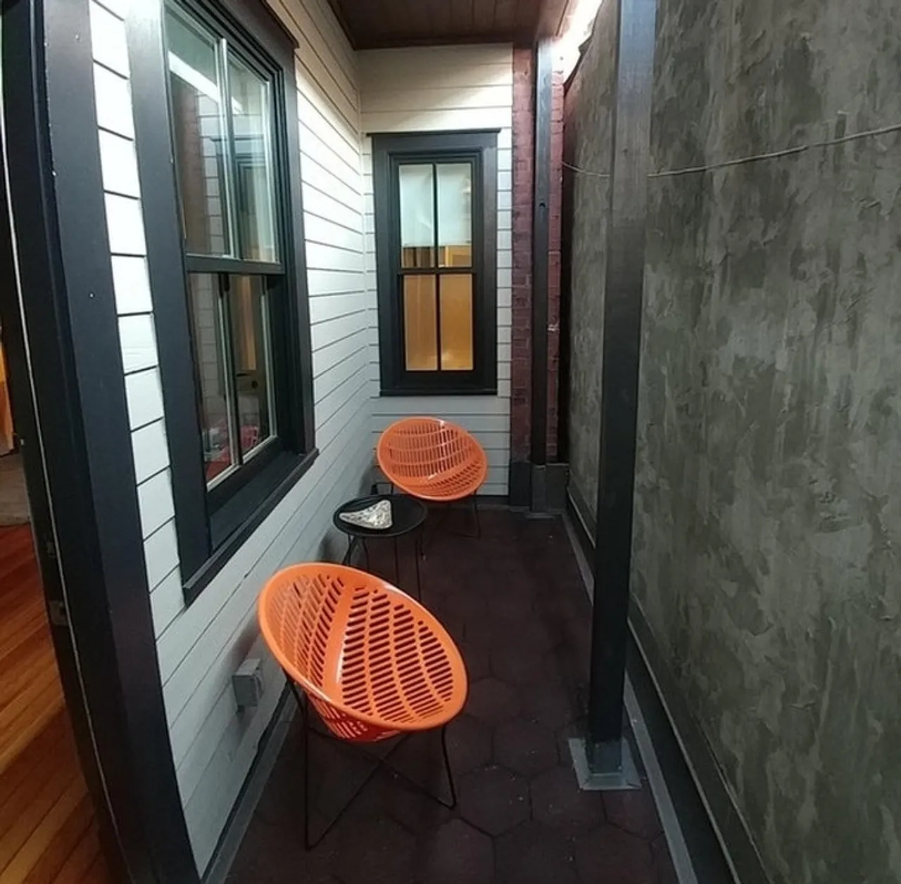'Uključuje privatni balkon'