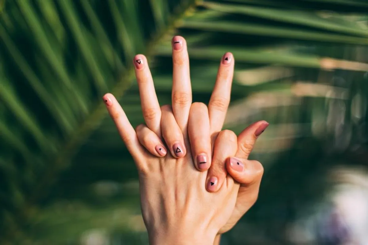 Umjetni nokti i karantena –  pitali smo profesionalku kako održavati manikuru kada ne možeš u salon
