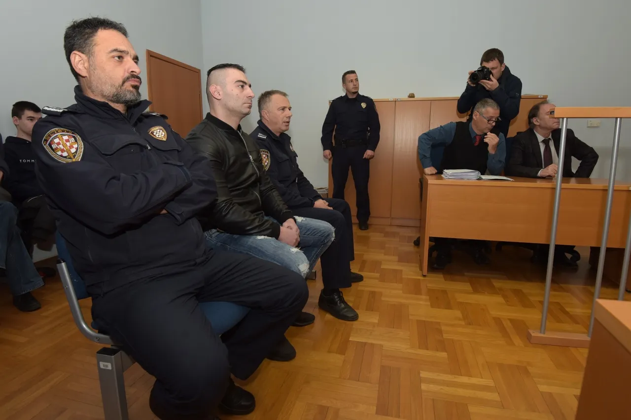 Obitelj žrtve šokirana: Pogledajte kako je Darko Kovačević u sudnici dočekao izlazak iz pritvora