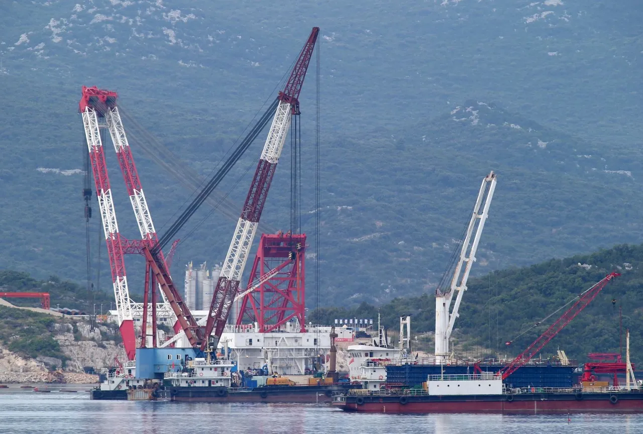 Radovi na Pelješkom mostu nadalje se odvijaju iznad površine mora, sve prije roka