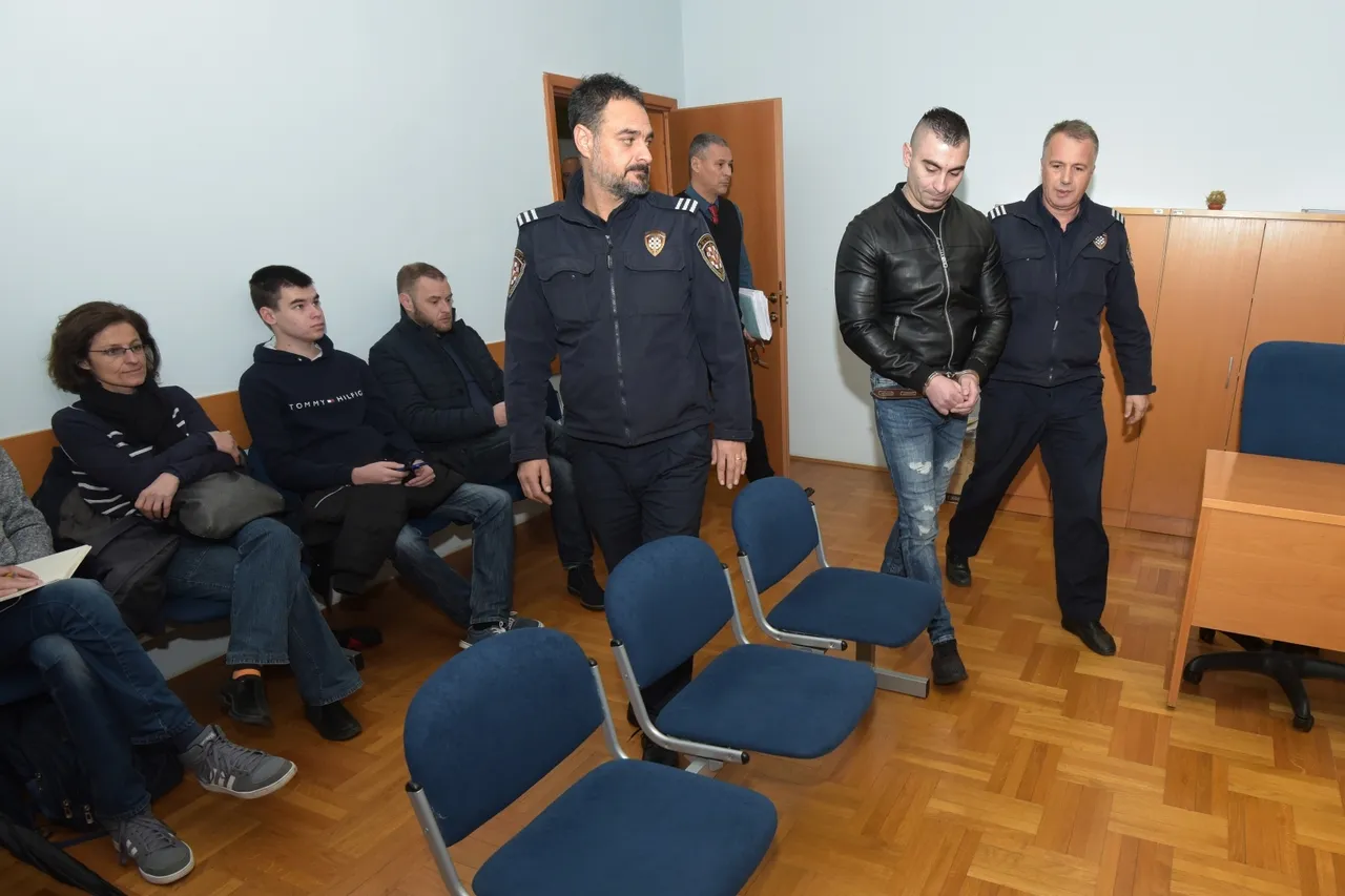 Obitelj žrtve šokirana: Pogledajte kako je Darko Kovačević u sudnici dočekao izlazak iz pritvora