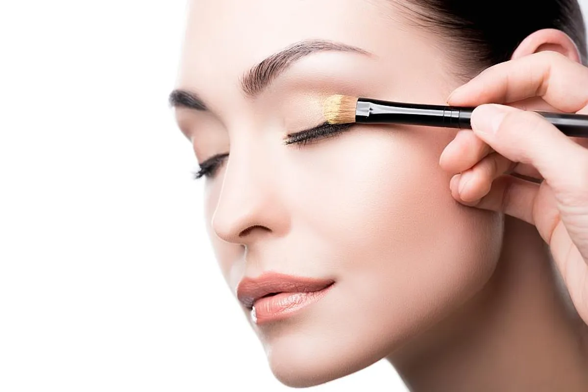 Najbolji makeup trikovi za masne kapke (i dugotrajni makeup na očima)