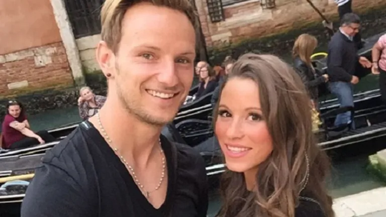 Jesi Li Ti Uopce Rodila Evo Kako Rakiticeva Zena Izgleda Mjesec Dana Nakon Poroda Jesi Li Ti Uopce Rodila Evo Kako Rakiticeva Zena Izgleda Mjesec Dana Nakon Poroda