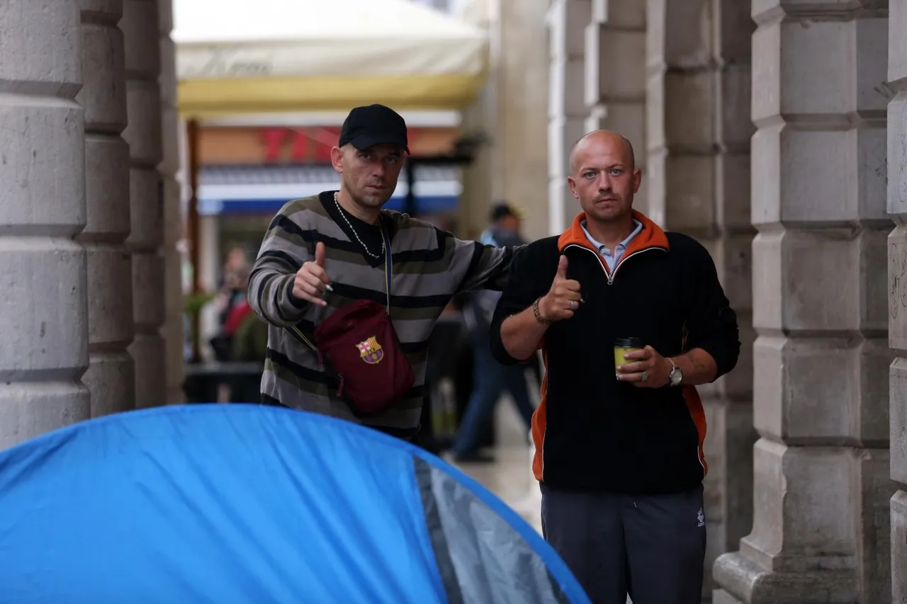 Beskućnici koji su prijetili bacanjem s dimnjaka započeli štrajk glađu