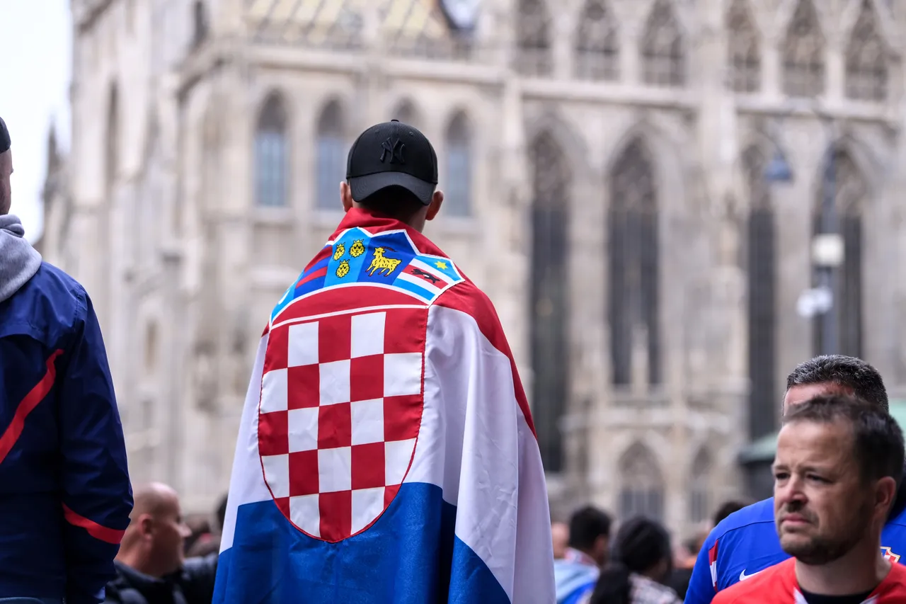 Hrvatski navijači u Beču uoči susreta Austrije i Hrvatske u Ligi nacija